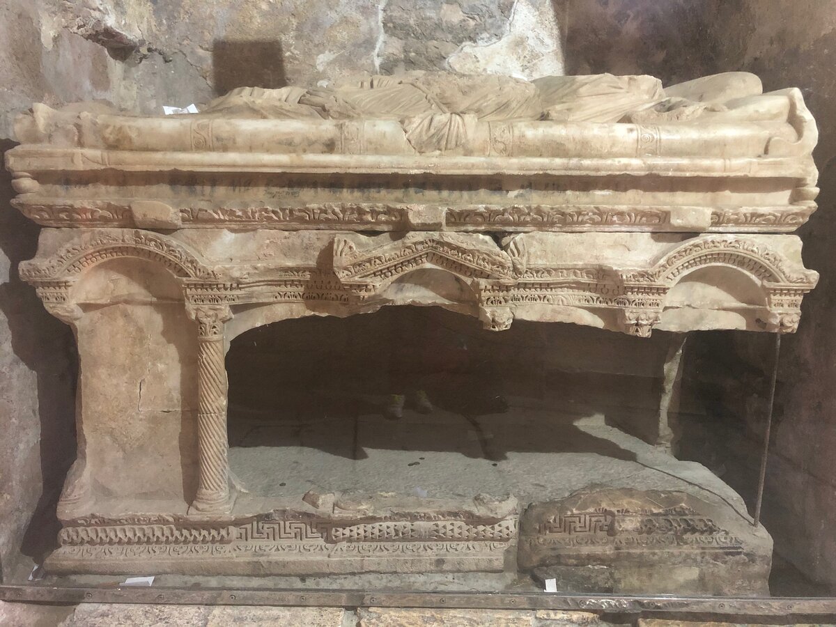 Саркофаг в Церкви Святого Николая в Демре