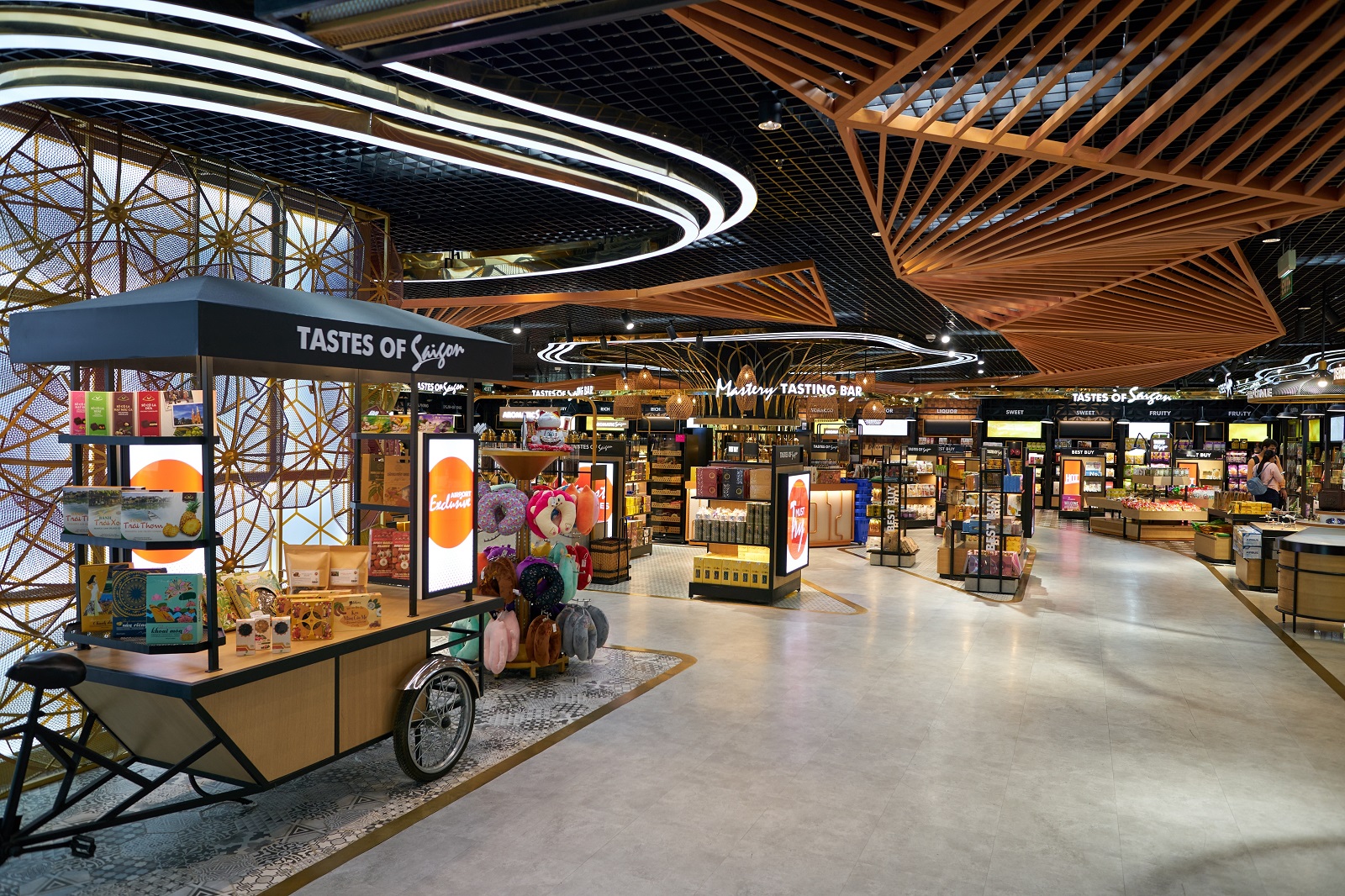 Киоски внутри торгового центра в Нячанге