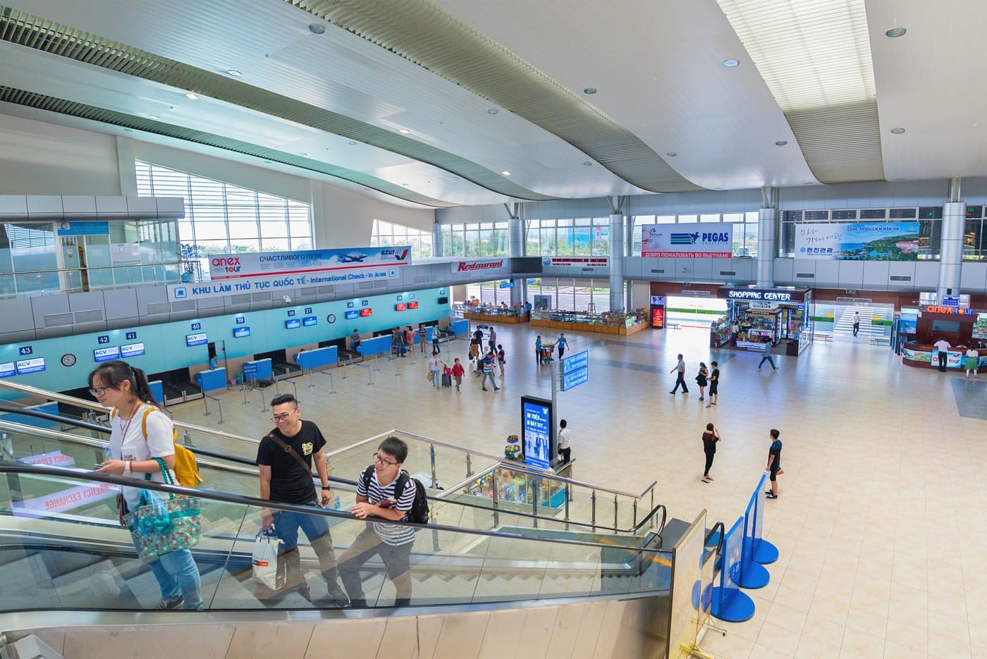 Вход в аэропорт Нячанга (Камрань)