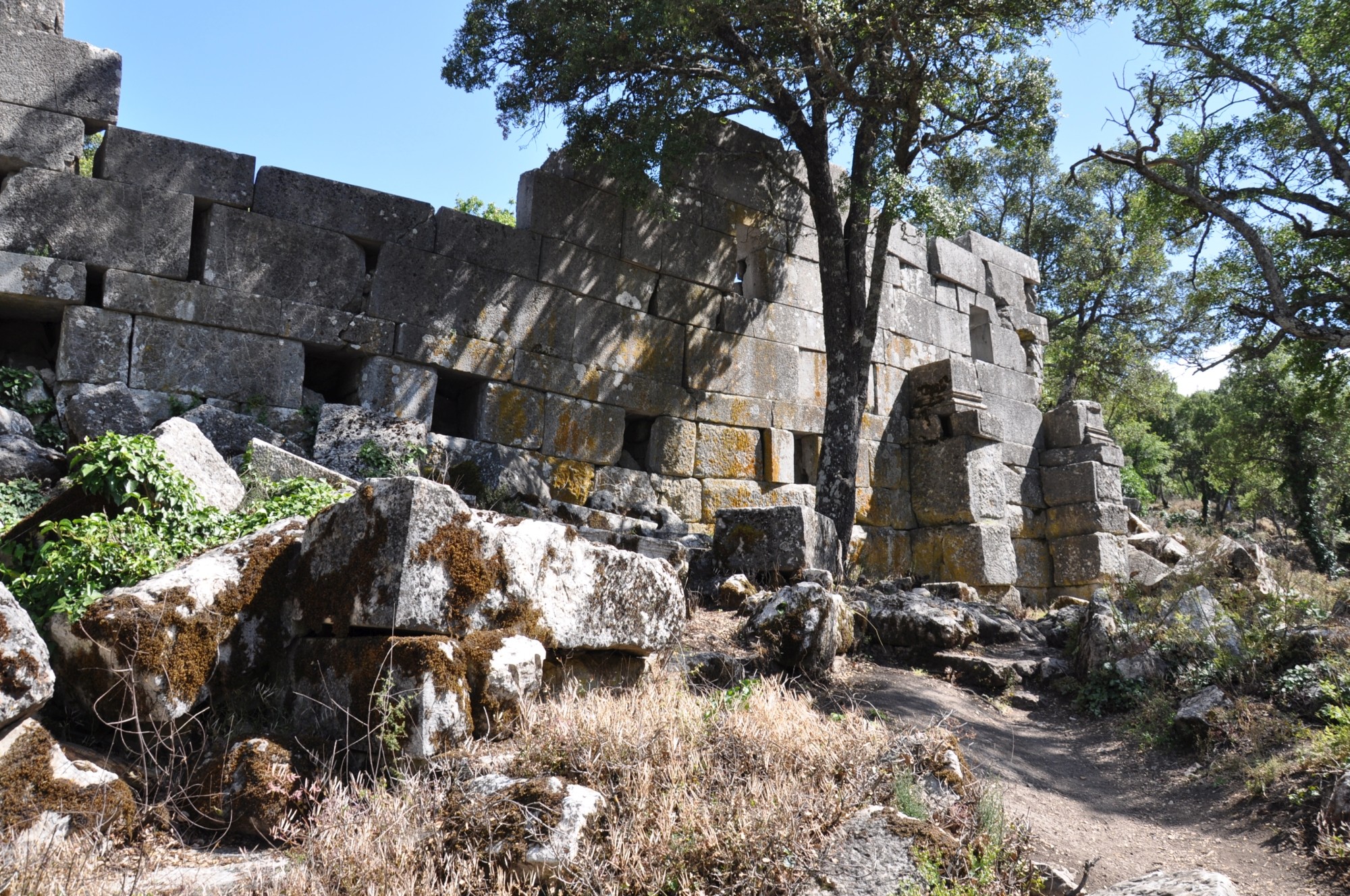 Неизвестное строение в Термессосе