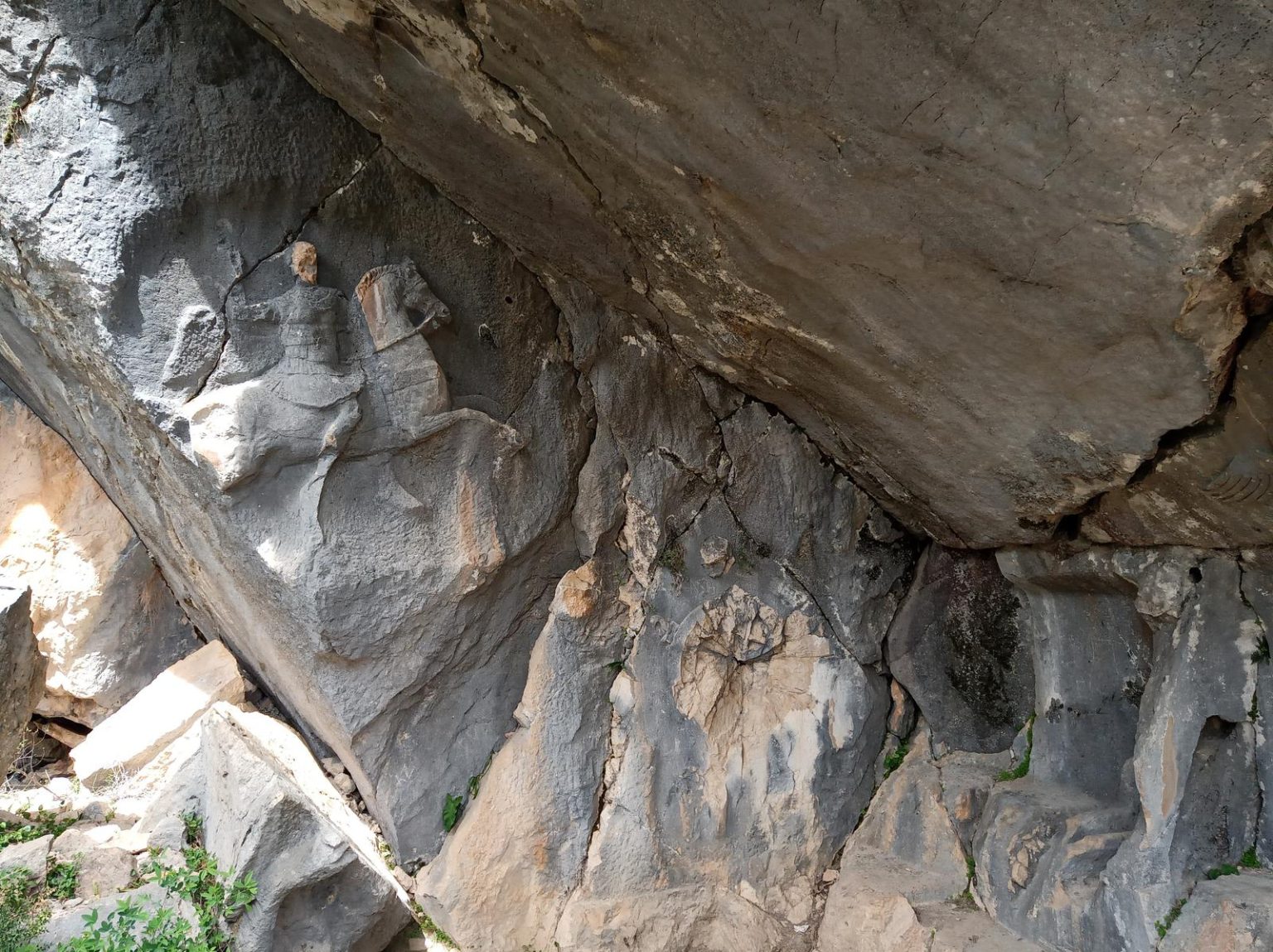 Скальный барельеф в гробнице Алкета в Термессосе